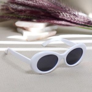 Oval Vintage Style Sunglasses - Super Trendy
